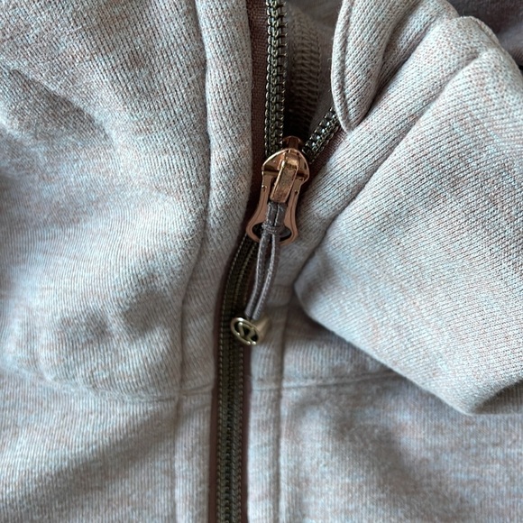 SOLD Lululemon Scuba Hoodie with Rose Gold colored zipper and thumb holes / 8 - Picture 3 of 7